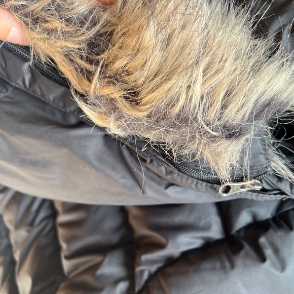 Marmot Montreal Jacket Women in Black - Picture 9 of 14